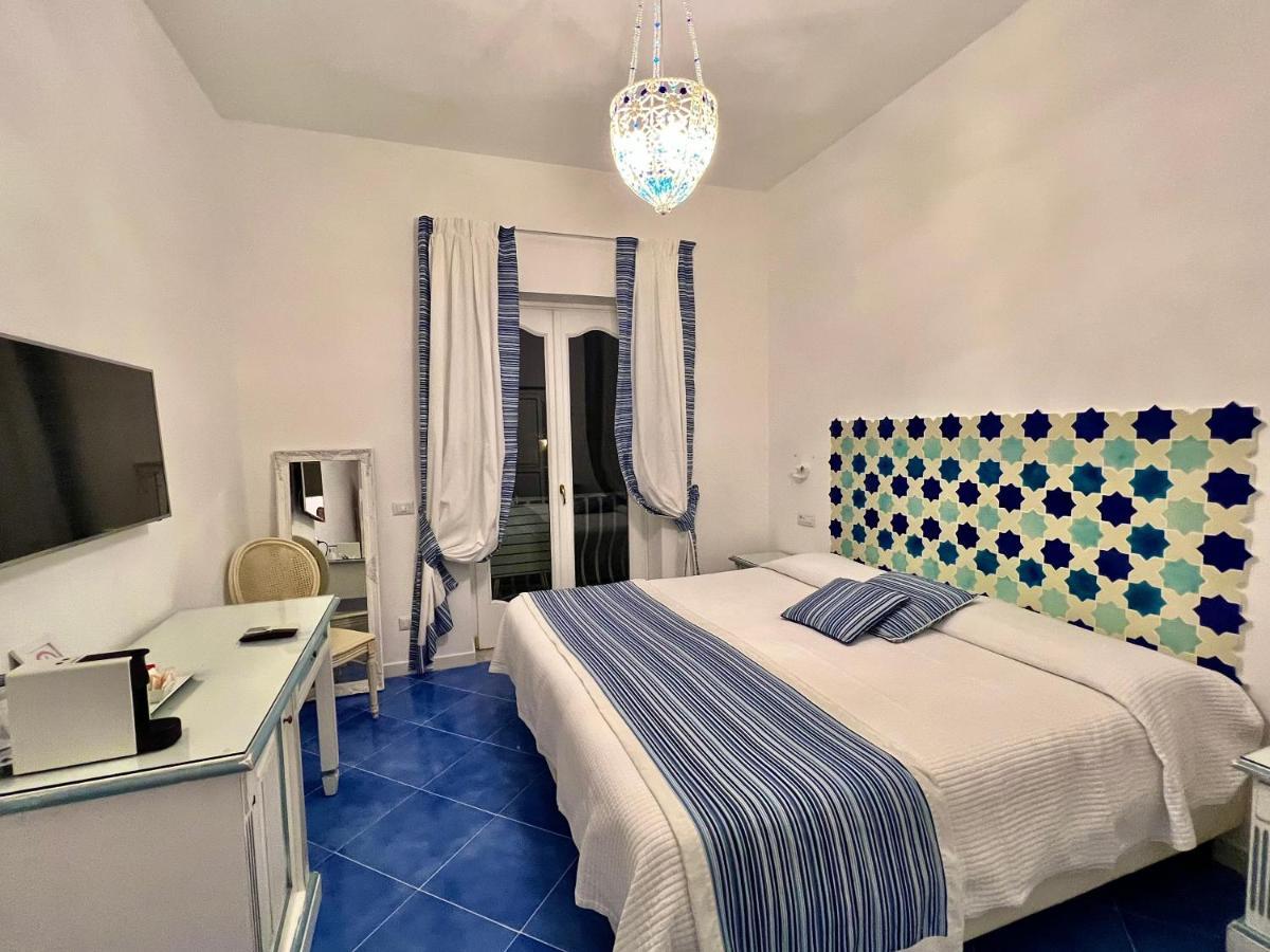 Hotel Villa Delle Palme In Positano Exterior photo