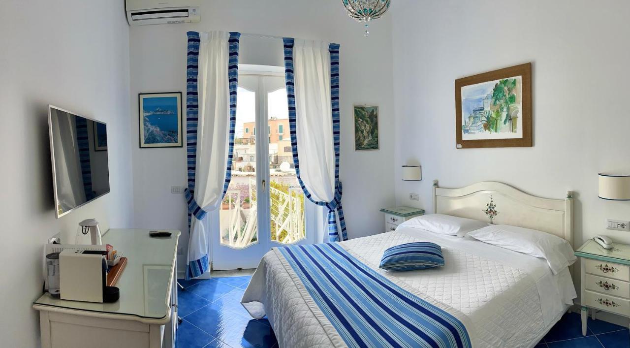 Hotel Villa Delle Palme In Positano Exterior photo